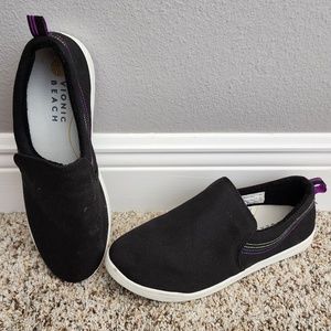 Vionic Beach Marshall Slip On Canvas Flat Sneakers Black Stitching Detail 9.5